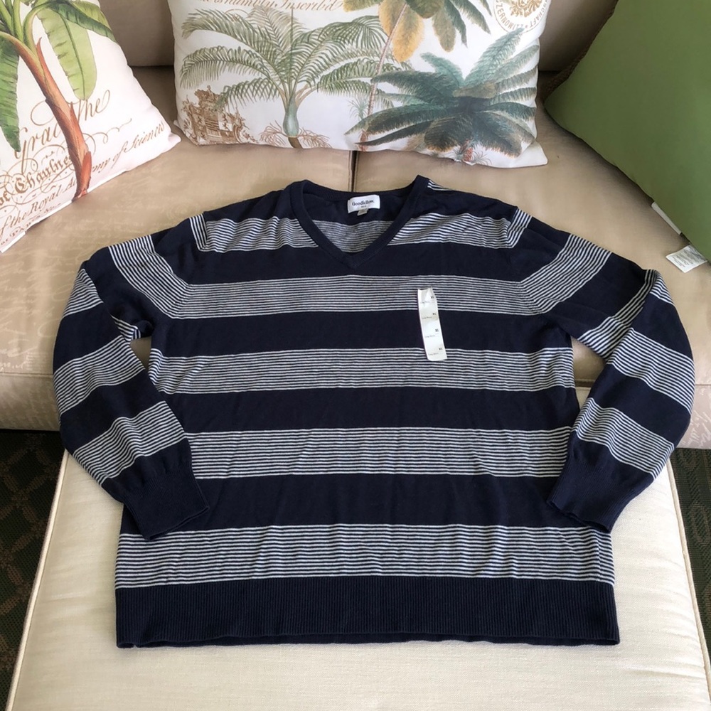 Goodfellow & Co Long Sleeve V-neck Sweater